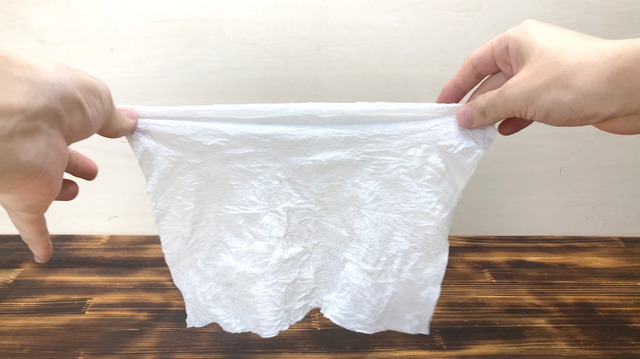 ダイソーのコンパクトタオルのスモールサイズを広げたもの