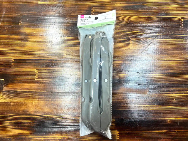 ダイソーのピンチ付き折りたたみハンガーBのパッケージ