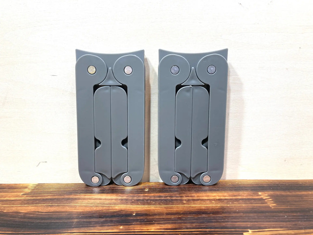 ダイソーのピンチ付き折りたたみハンガーAの本体を並べたもの