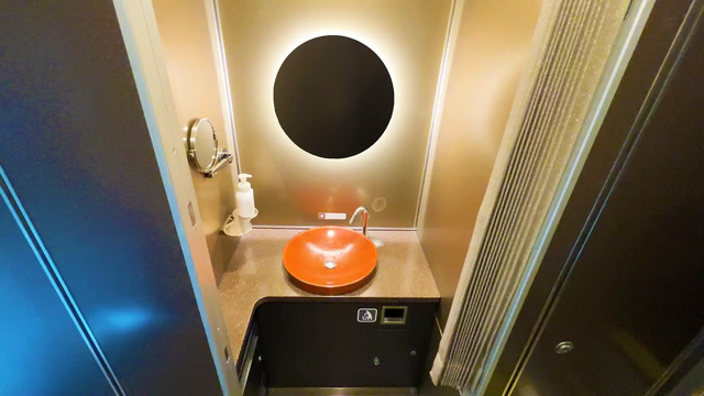 観光列車はなあかり通路側の洗面所