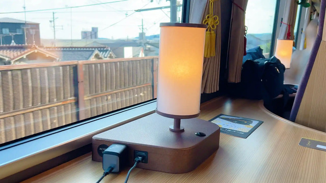 観光列車「はなあかり」グリーン席の照明