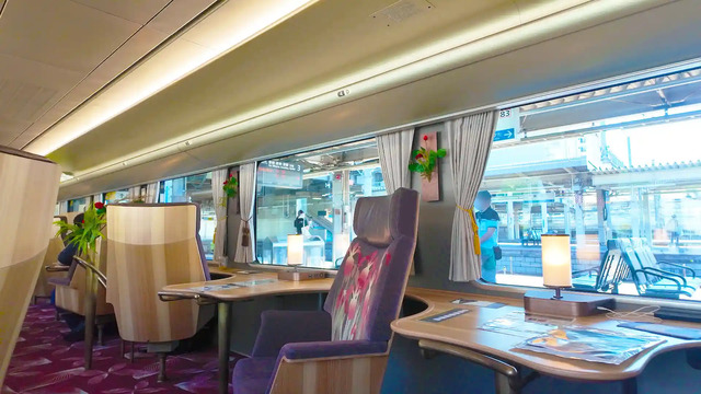 観光列車「はなあかり」グリーン席の窓