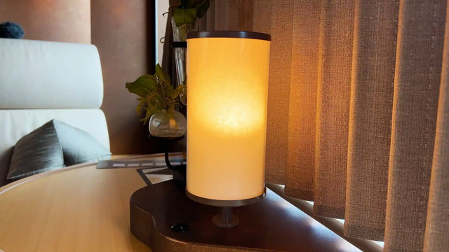 観光列車「はなあかり」スーペリアグリーン席の照明