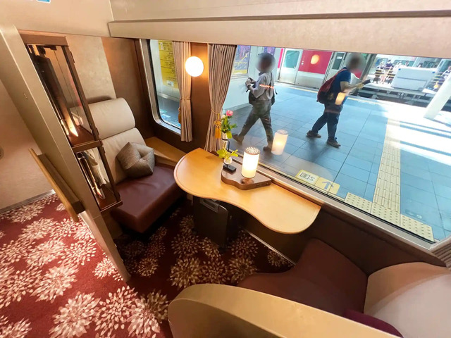 觀光列車「Hana Akari」高級綠車座位