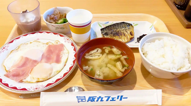 阪九フェリーせっつ船内レストランでの朝食が乗ったプレート