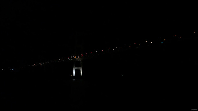 ライトアップされた来島海峡大橋