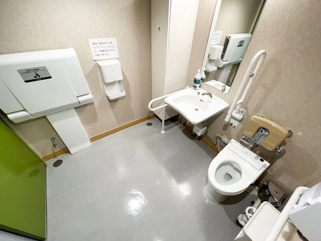 九州郵船うみてらし船内のバリアフリー対応トイレ