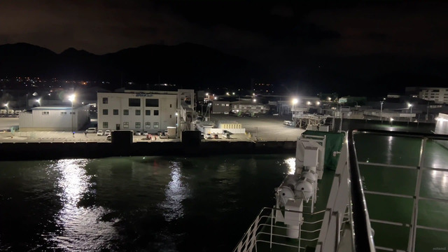 新門司港での出港風景