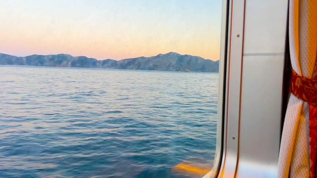 フェリーおき特等室（洋室）から見えた七類付近の町