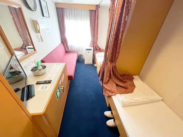 隠岐汽船「フェリーおき」特等室（洋室）の室内