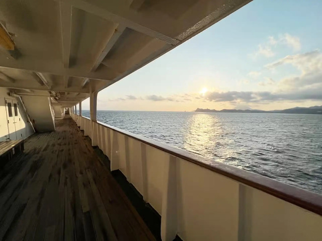 折田汽船フェリー屋久島2船内の2階の屋外デッキ