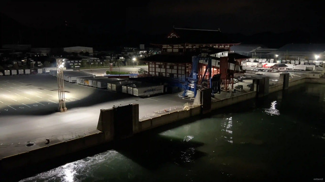 阪九フェリーせっつ展望デッキから見る新門司港での出航風景