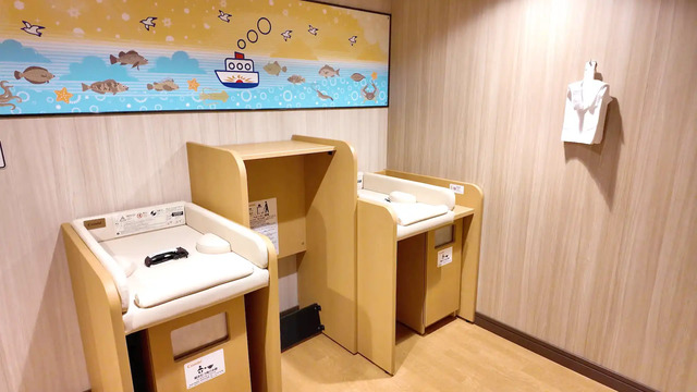 さんふらわあ くれないのベビーケアルームのおむつ交換台