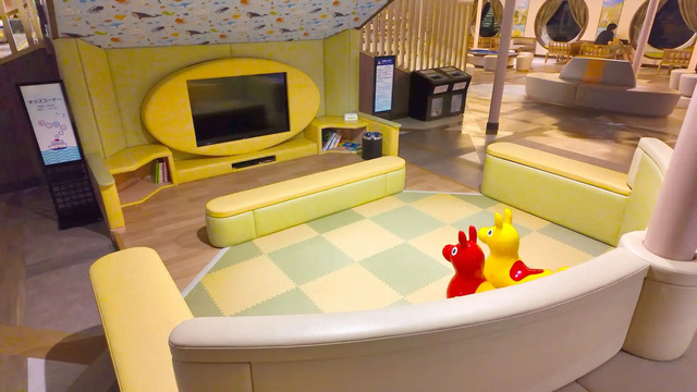 さんふらわあ くれないのキッズルームの後方