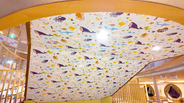 さんふらわあ くれないのキッズルームの天井