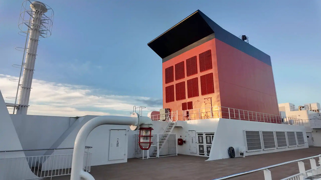 さんふらわあ くれないのファンネル