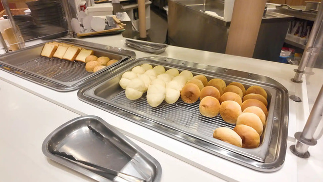 さんふらわあ くれないのパンコーナー