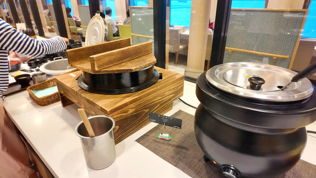 さんふらわあ くれないのレストランのご飯コーナー