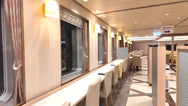 さんふらわあ くれないのレストランの窓側座席