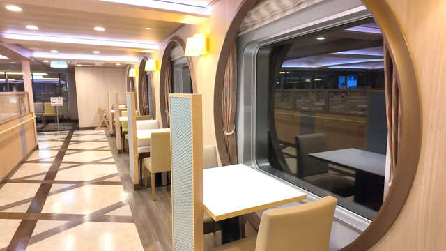 さんふらわあ くれないのレストランの2名用座席