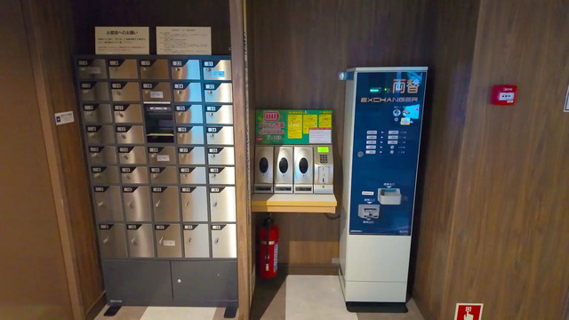 さんふらわあ くれない船内のセーフティーボックスと有料のスマホ充電器