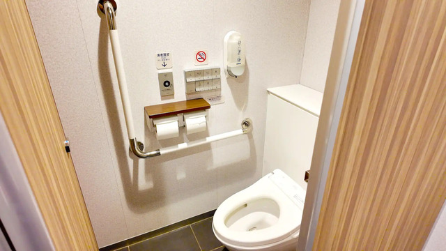 さんふらわあ くれないの男性用トイレの座式トイレ