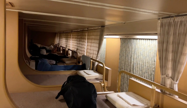 サンライズ出雲ノビノビ座席のカーテン