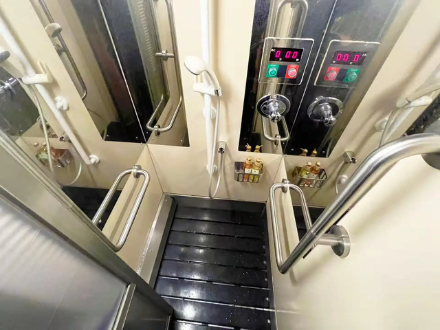 寝台特急サンライズ出雲号のシャワールーム