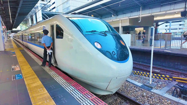 特急サンダーバード乗車記｜自由席はある？座席料金・予約・乗り方を解説