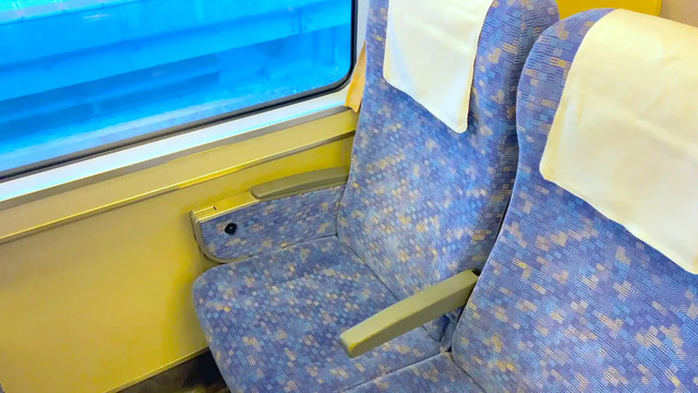 特急サンダーバードの普通座席