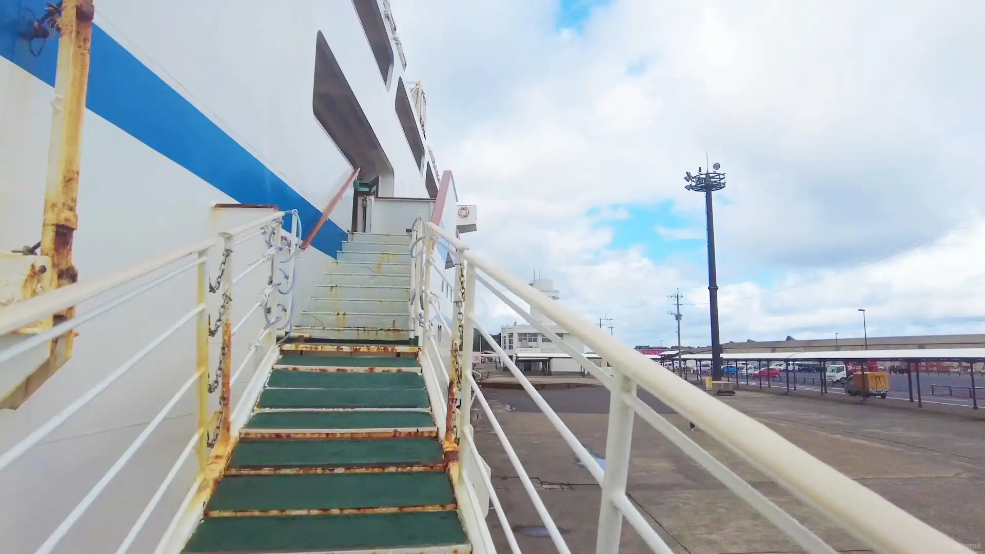 设置在折田汽船Ferry屋久岛2号的舷梯