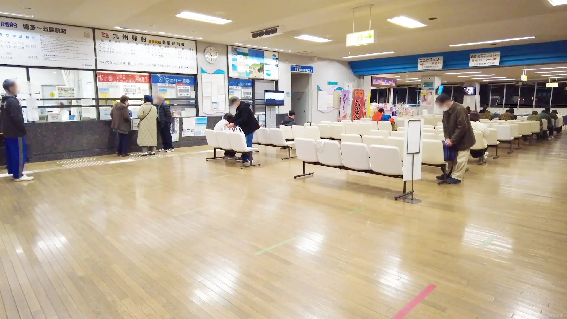 博多ふ頭第二ターミナルの2階窓口