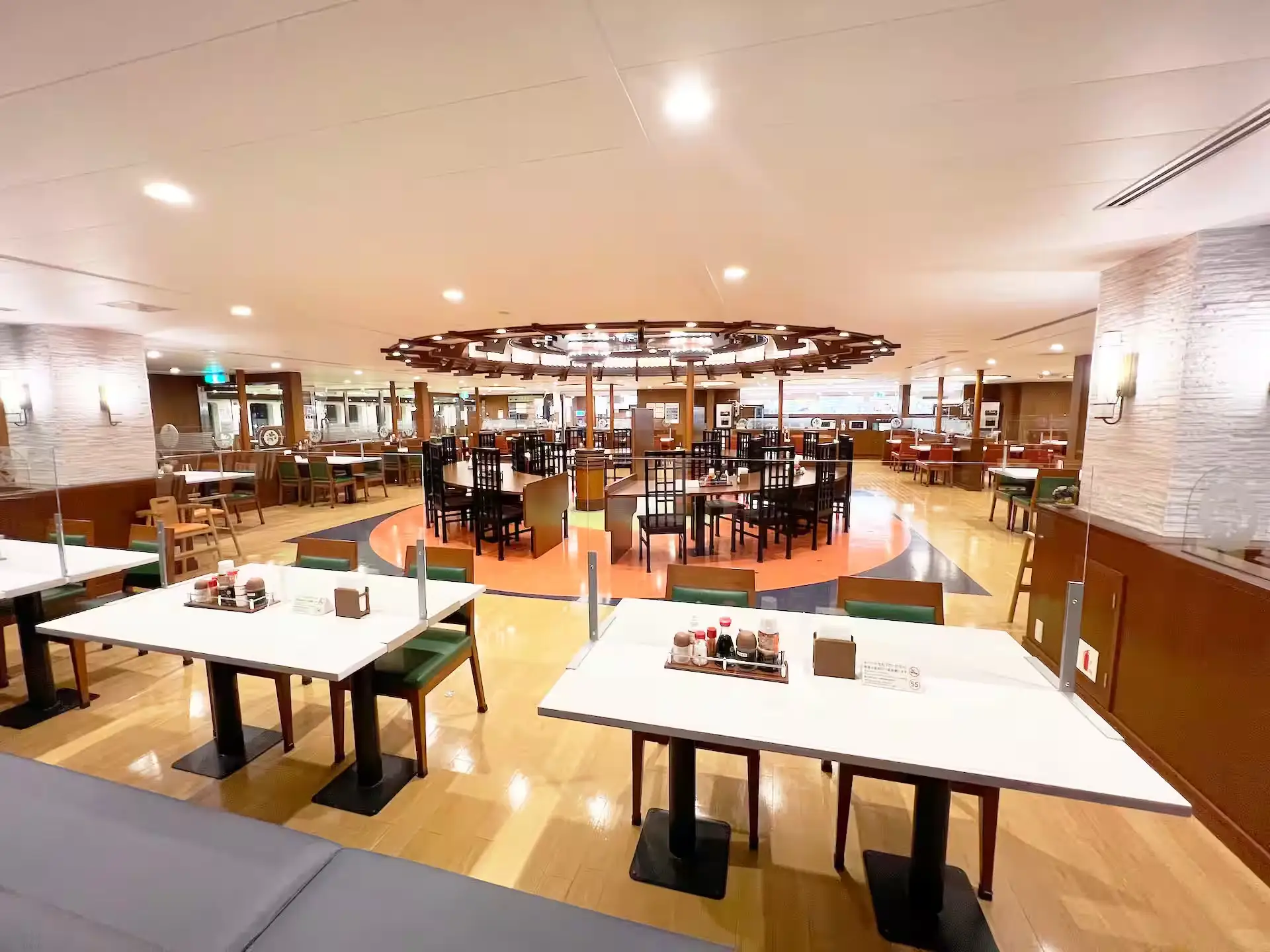 Interior of the Hankyu Ferry Yamato Restaurant
