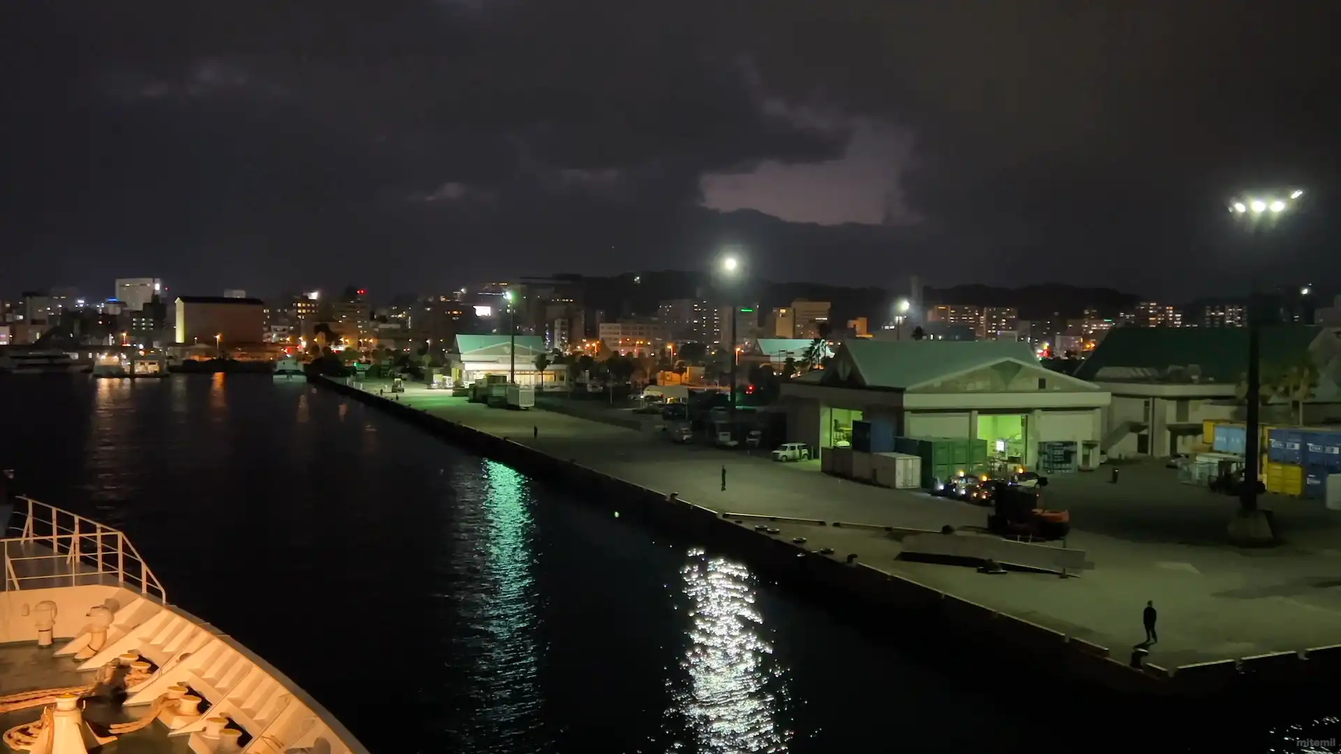 折田汽船渡輪屋久島2於夜晚停泊鹿兒島港