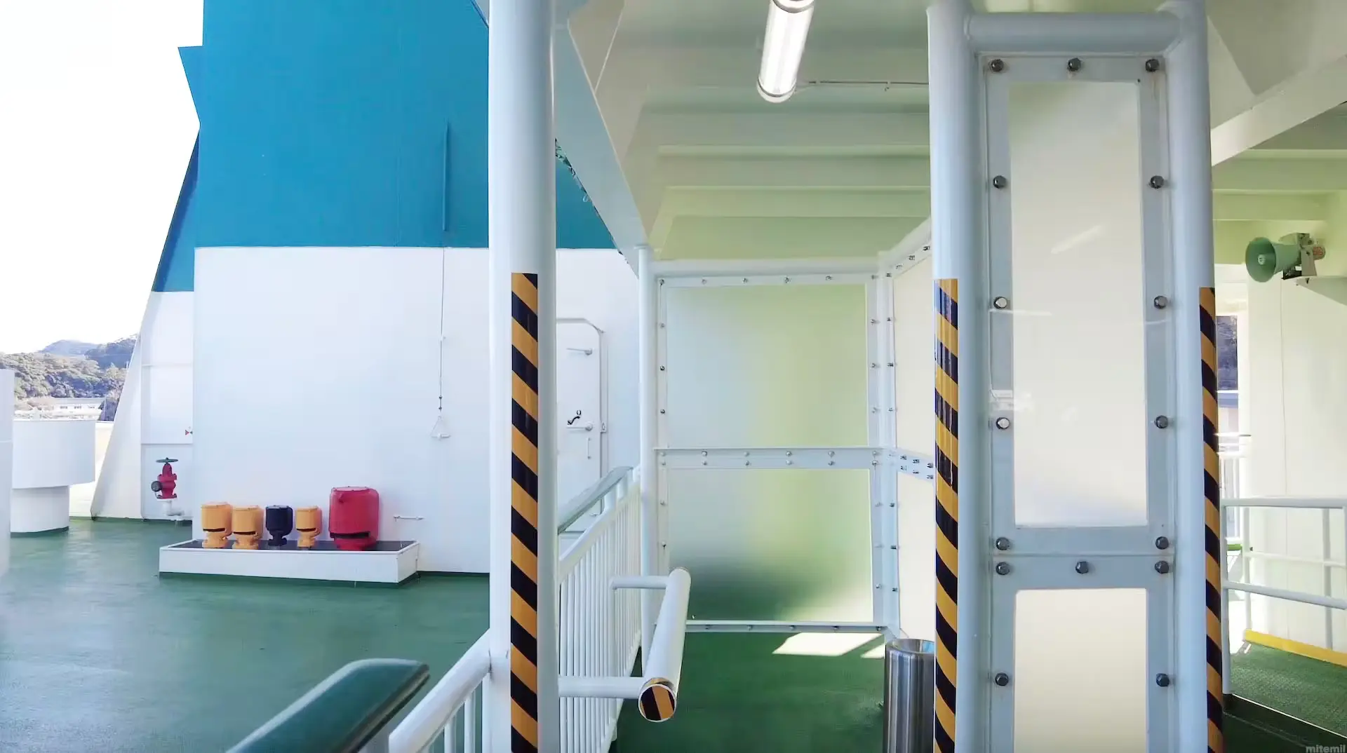 Smoking area on board the Kyushu Yusen Umiterashi