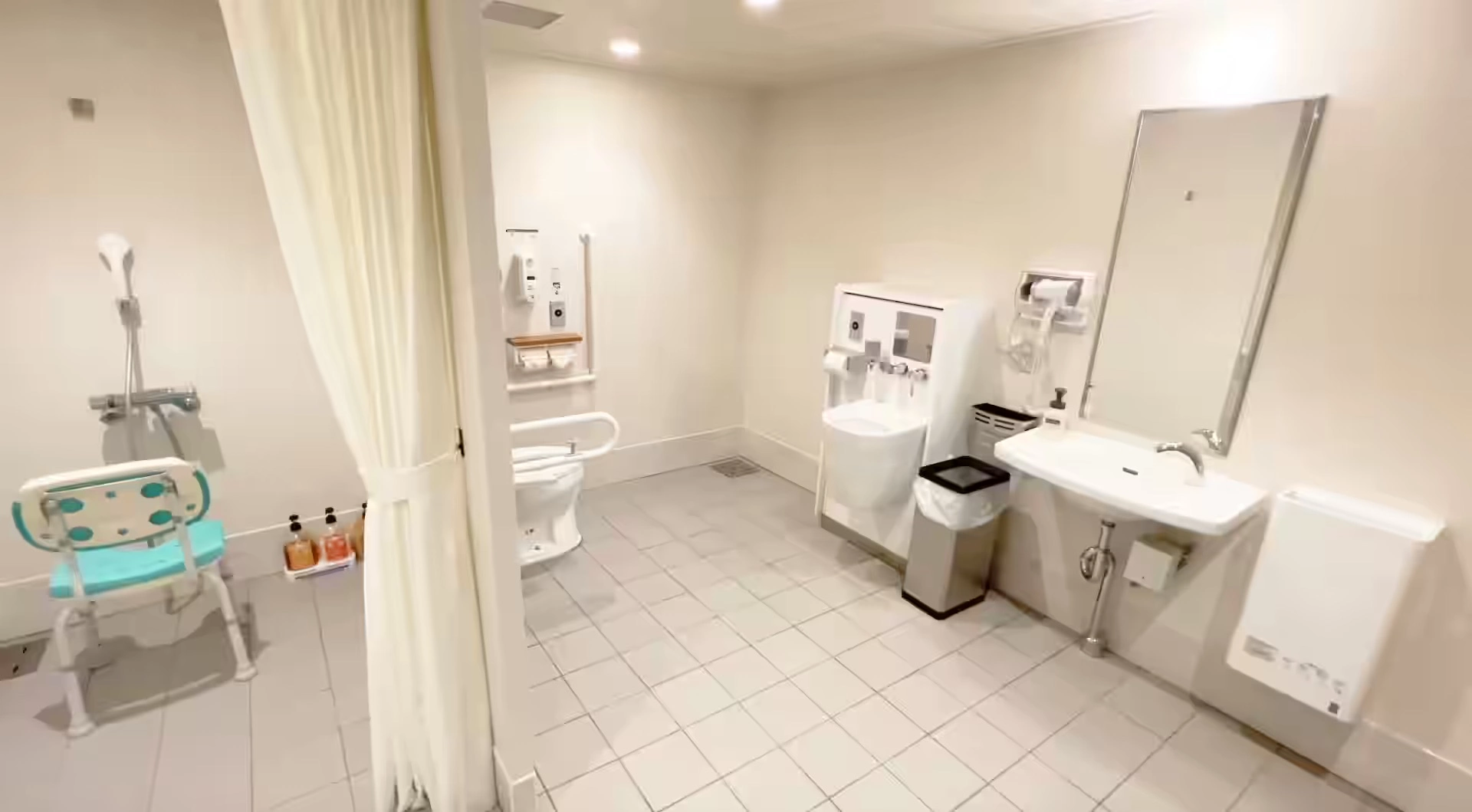 名門大洋渡輪福岡號內的無障礙廁所