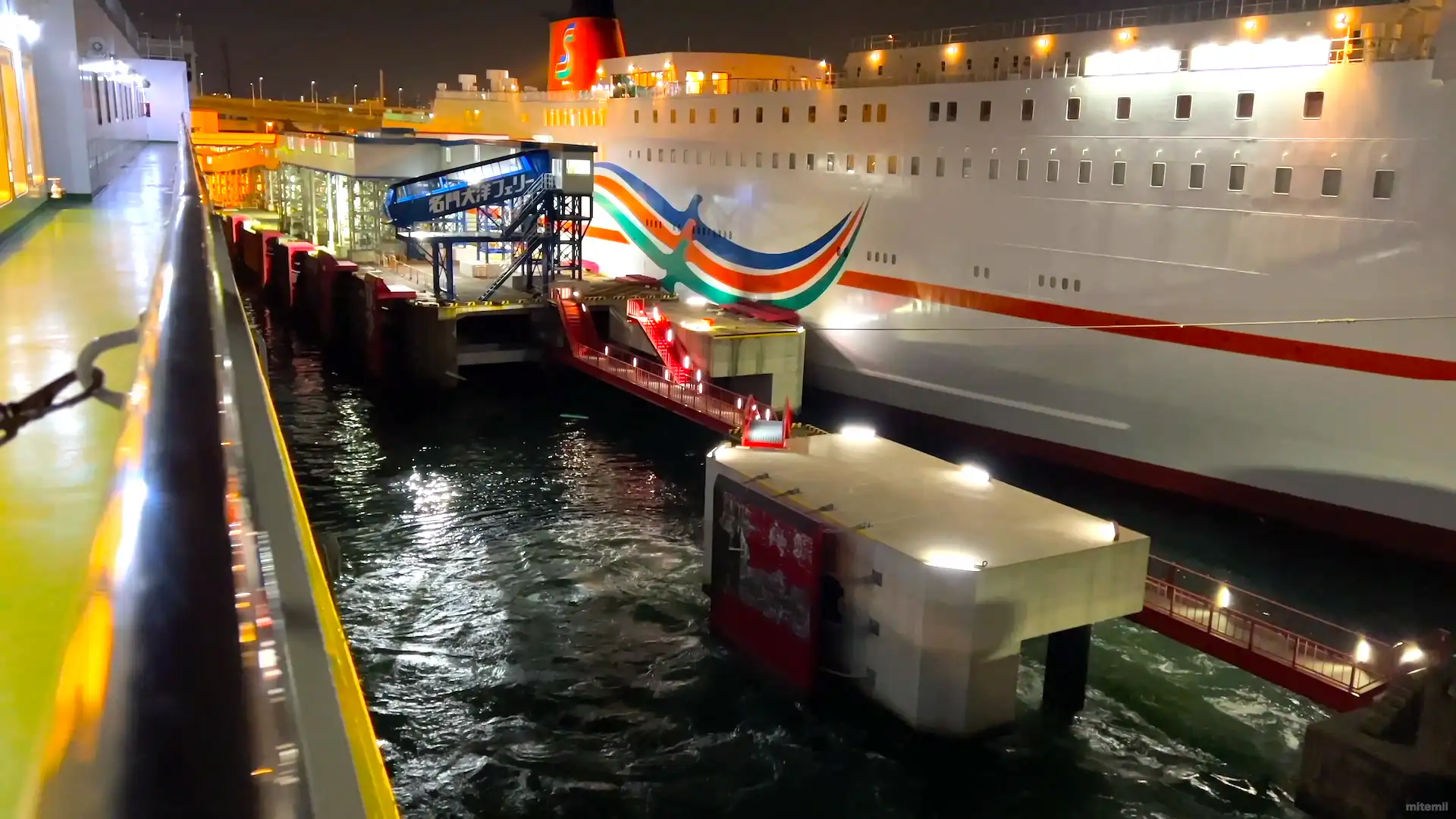 大阪南港での出港風景