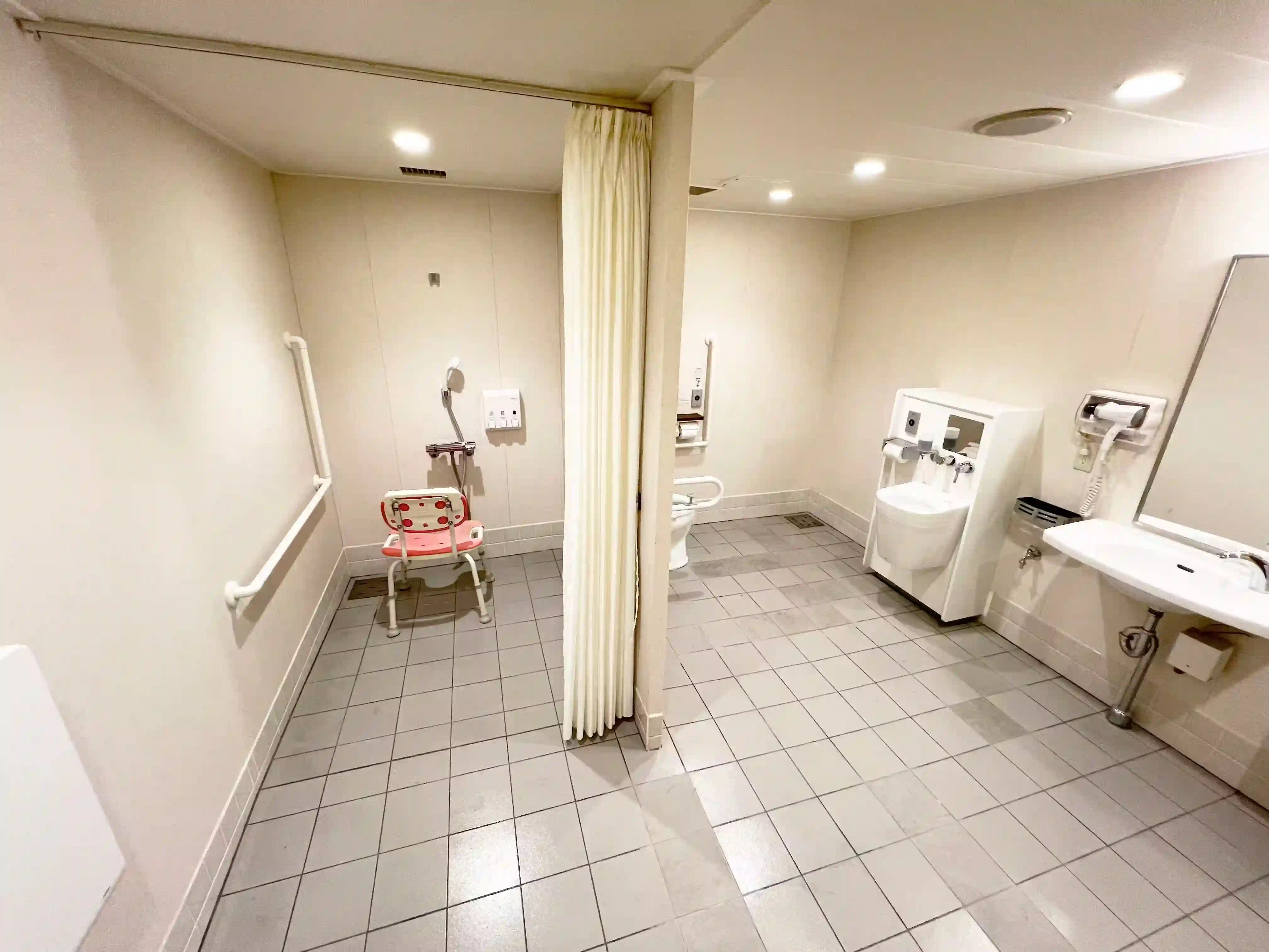 Barrier-free restroom on board Meimon Taiyo Ferry Kyoto