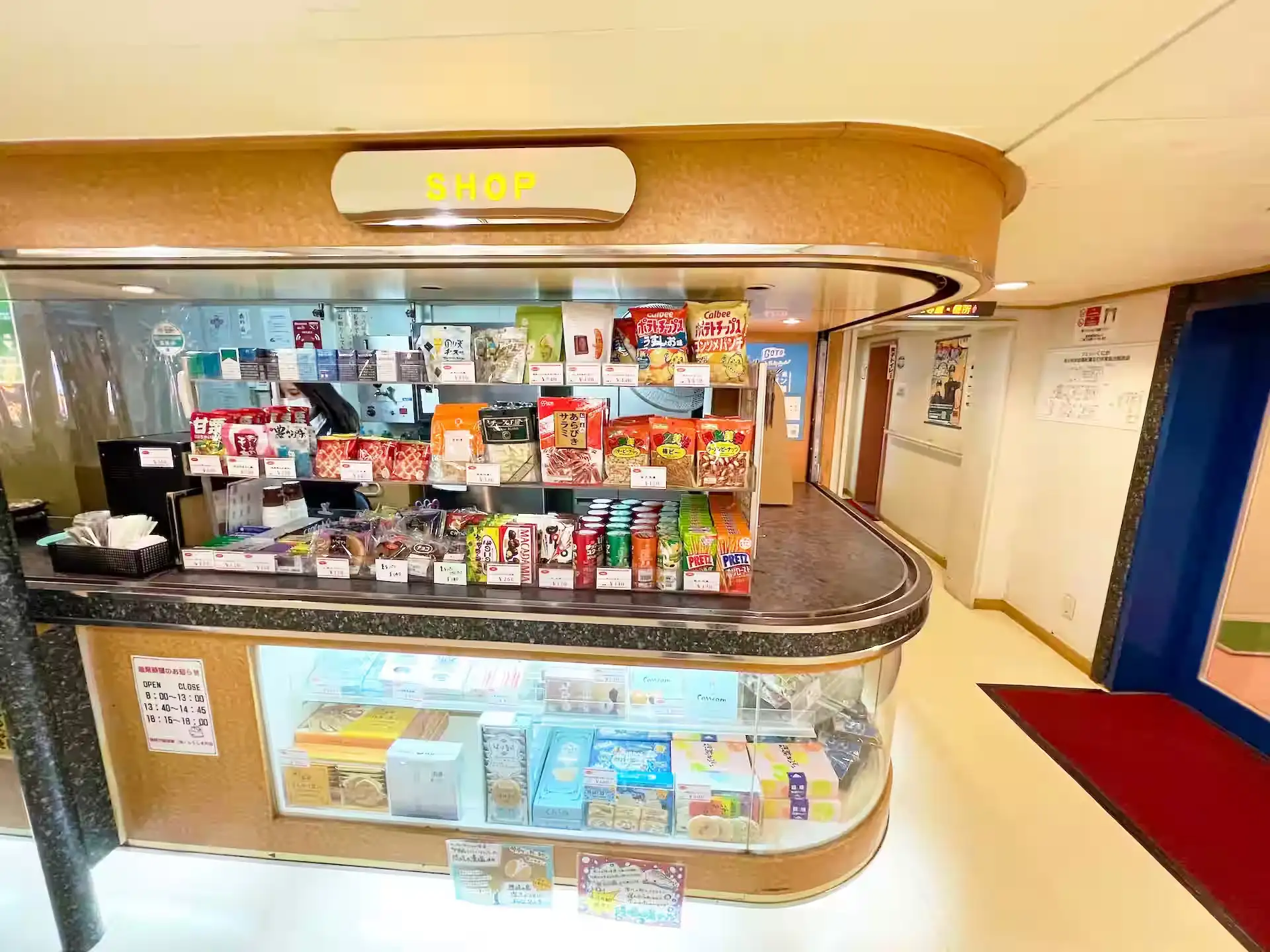 隠岐汽船渡轮国贺船内的商店
