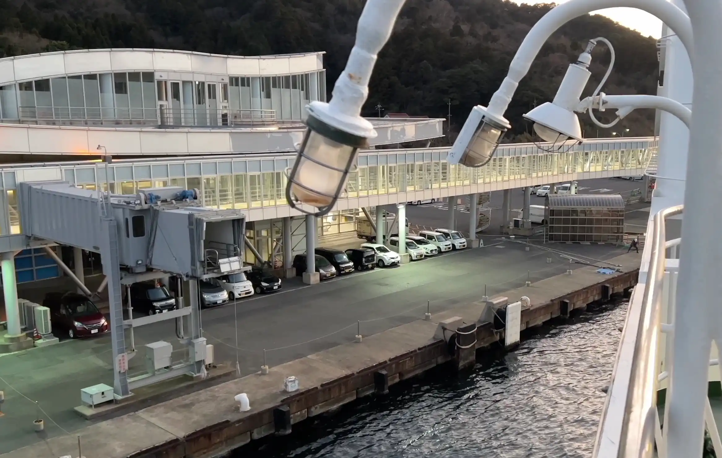 島根県の七類港